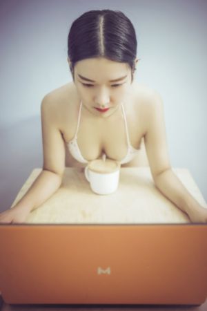 爽爽在线_高清全集免费观看