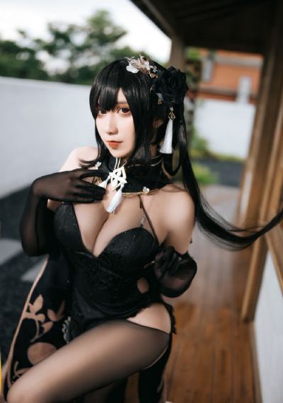 美女100%露胸视频_720在线视频播放